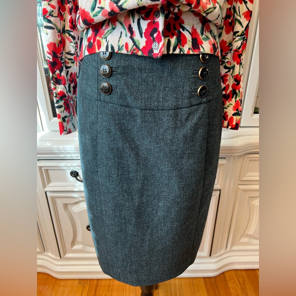 2/30 Express Design Studio Green Winter Pencil Skirt with Buttons 8